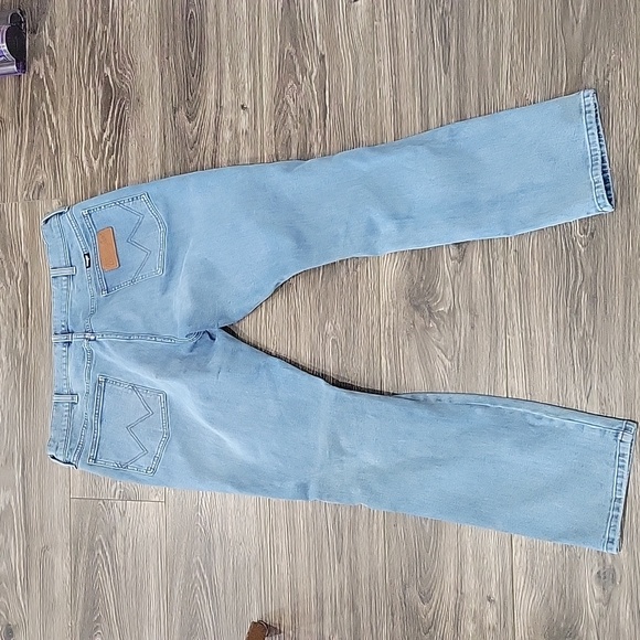 EUC Wrangler × Fender Distressed Jeans - Picture 8 of 8